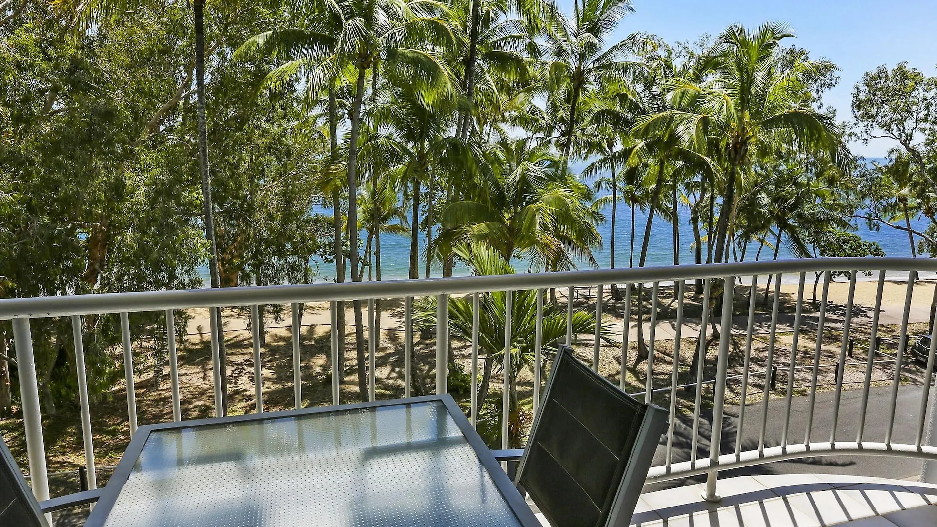 Lejlighedshotel Agincourt Beachfront Apartments Clifton Beach