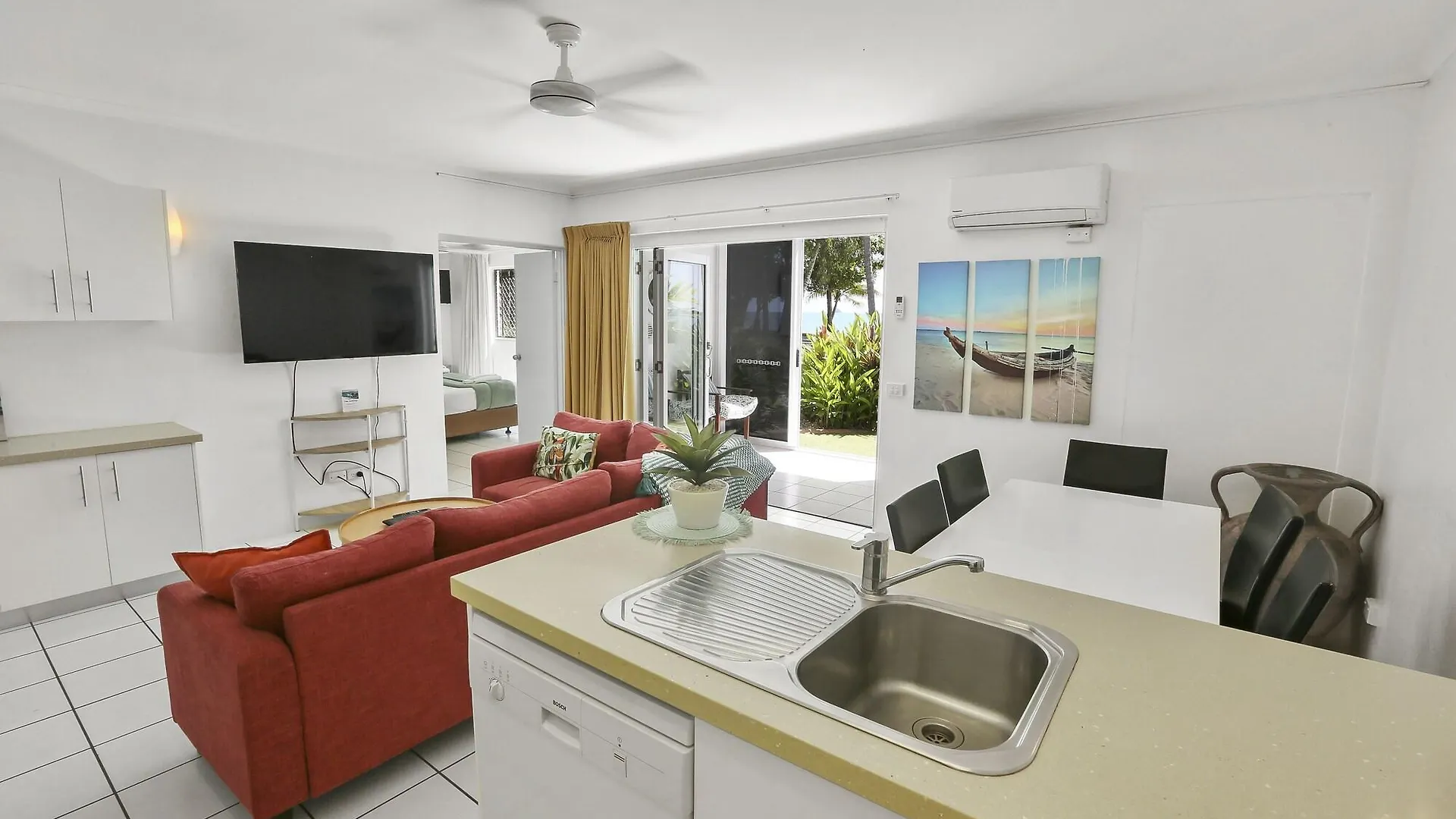 Agincourt Beachfront Apartments Clifton Beach Lejlighedshotel