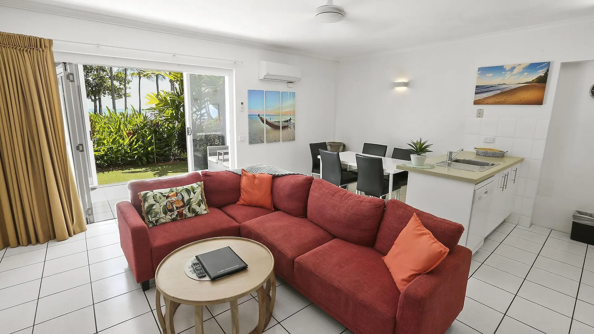 Agincourt Beachfront Apartments Clifton Beach Lejlighedshotel