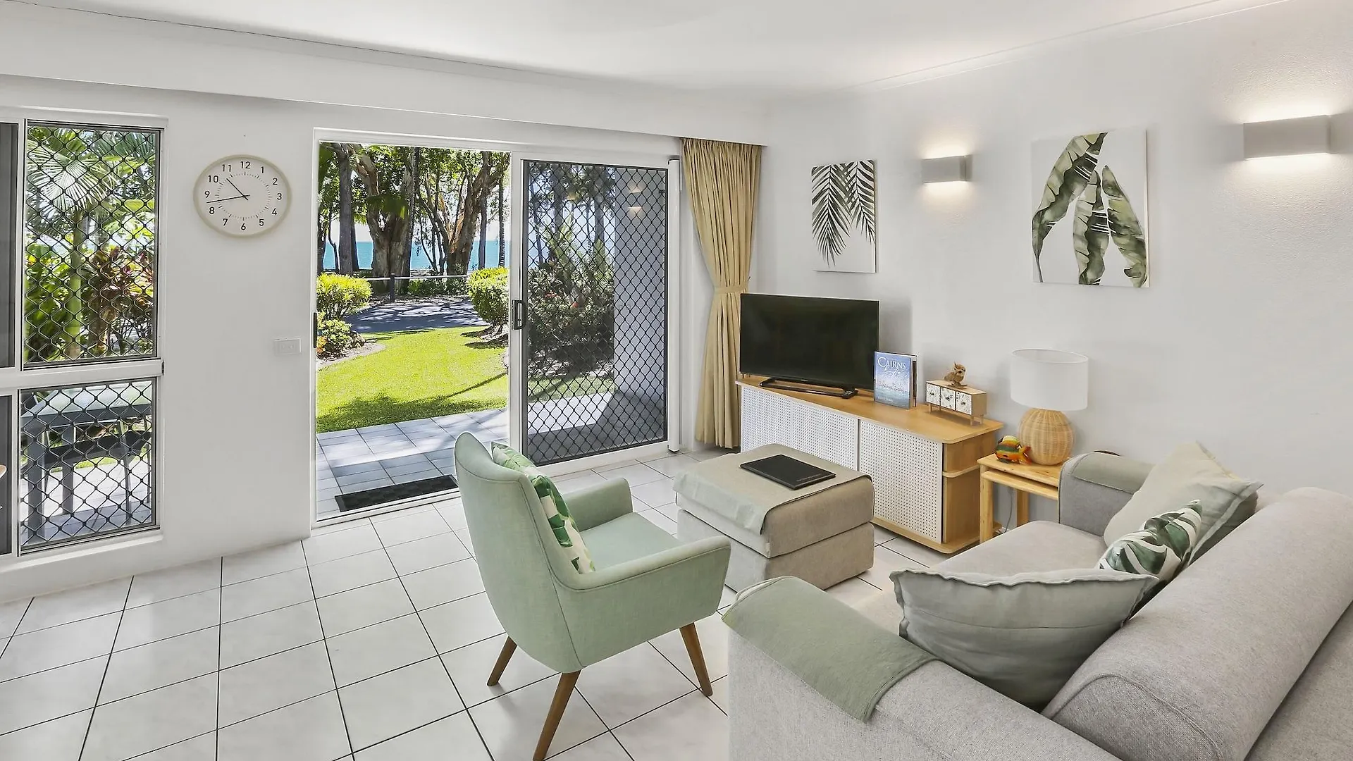 Agincourt Beachfront Apartments Clifton Beach