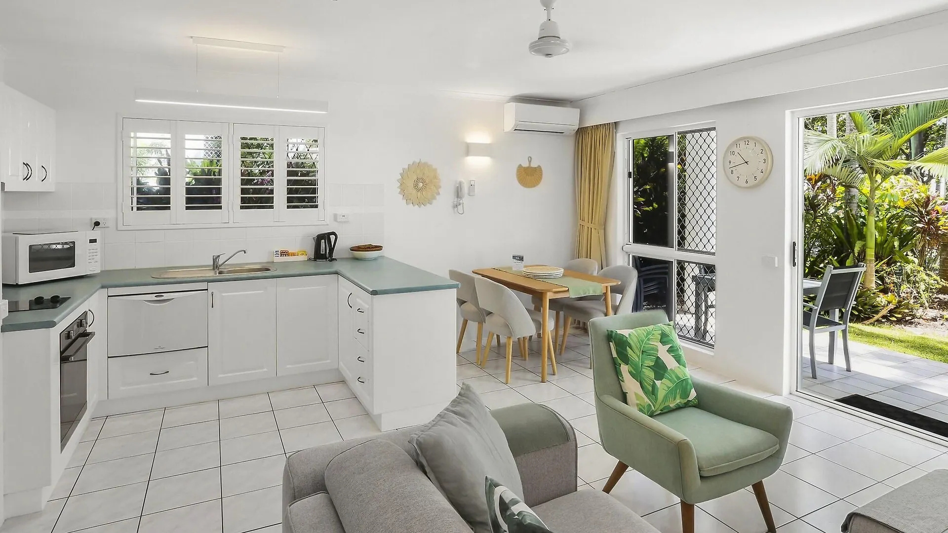 Agincourt Beachfront Apartments Clifton Beach 4*,  Australien