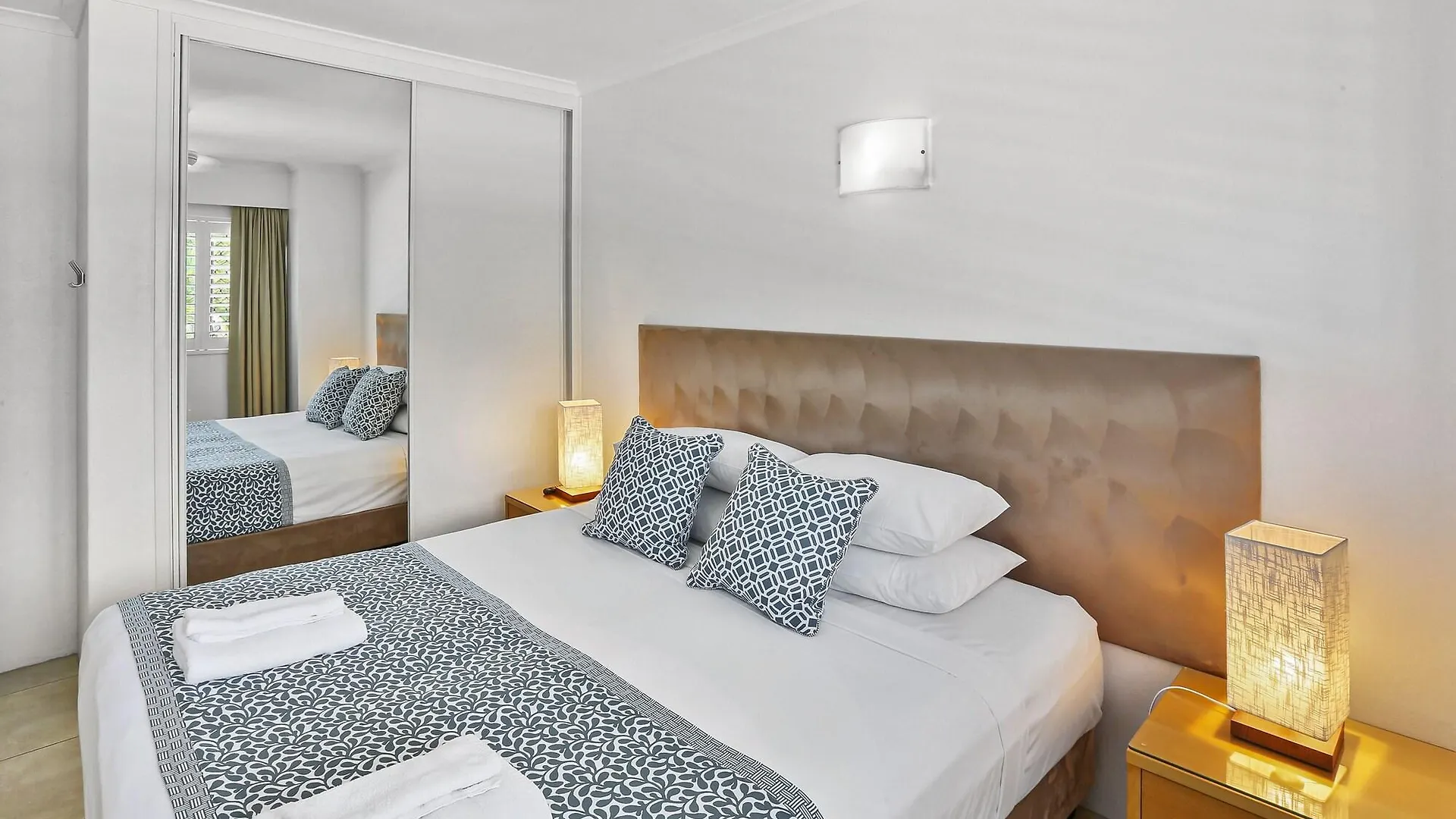 Agincourt Beachfront Apartments Clifton Beach Australien